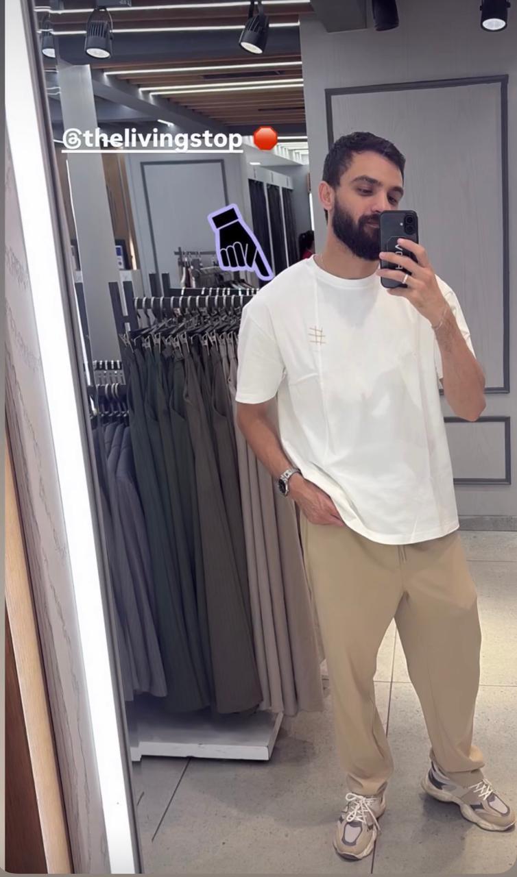 THELIVINGSTOP community look